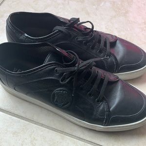 MENS VERSACE SNEAKER LOW TOP BLK SIZE 11 (AS IS)